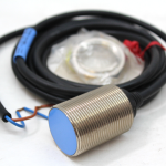 Keyence EV-130M Proximity Switch M30 Shielded 10mm Range