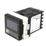 Omron E5CN-Q2MTC-500 Temperature Controller 100-240 Vac