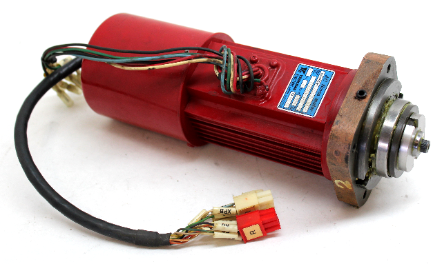 Yaskawa USAREM-01CYR31002 AC Servo Motor, 110W, 3000 R/M