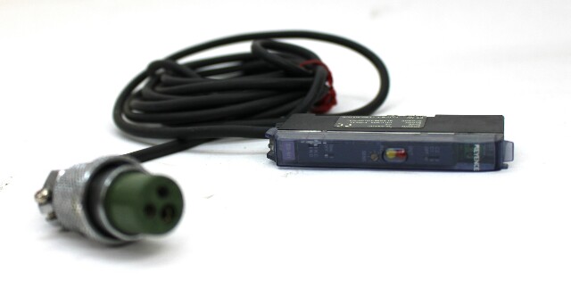 Keyence ES-M1 Amplifier Unit Expansion Unit, 12-24 Vdc New