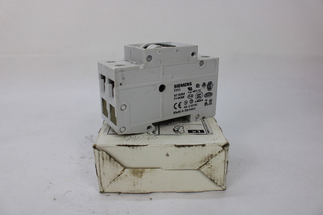 Siemens 5SX2 216-7 Circuit Breaker 2 Pole 16A, 400-480VAC