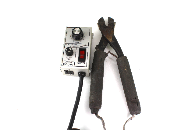 Plastic Process Equipment HGC-06 Heated Nipper w/ Temperature Controller 1 Amp, 3AG