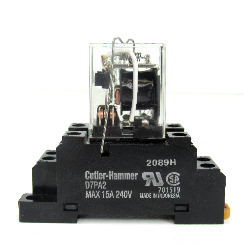 Eaton Cutler-Hammer D7PR2B Ser. A2 General Purpose Relay, 240V AC, 50/60Hz w/ D7PA2 Relay Socket