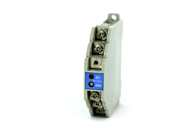Keyence ES-32DC Proximity Sensor Amplifier, 10-28 VDC
