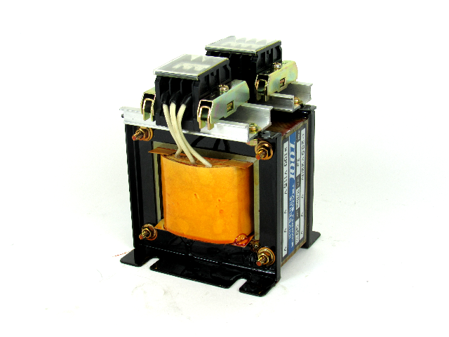Togi Type 1�� Transformer, 208-220V, 100-115V
