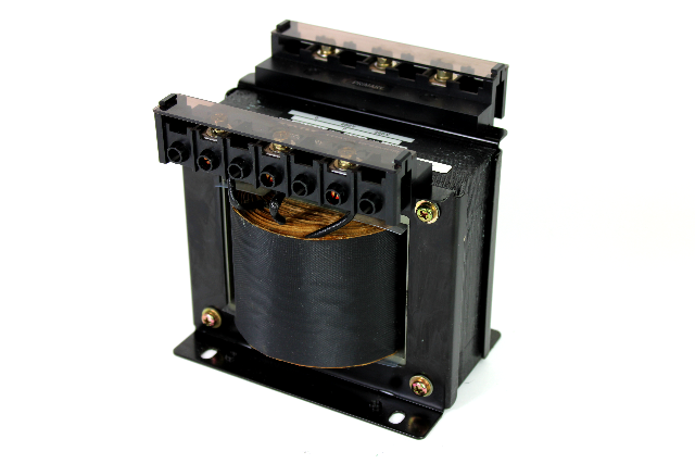 Toyogiken Co. Togi TRA1K-21 Transformer, 200/220V, 100/110V