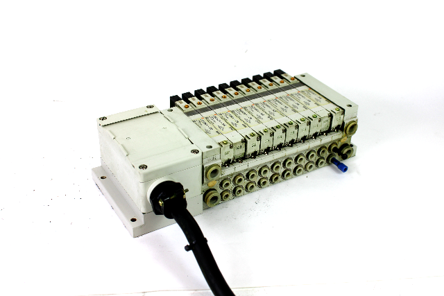 SMC (8) VQ2201-5B, (2) VQ2101-5B Solenoid Valve Manifold 0.1~0.7MPa