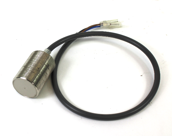 Omron E2E-X10E1 Proximity Sensor 12-24VDC
