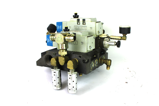 Numatics I23BA400RP60V61 Solenoid Valve Ass. w/ I23RD100JP00000 Regulator