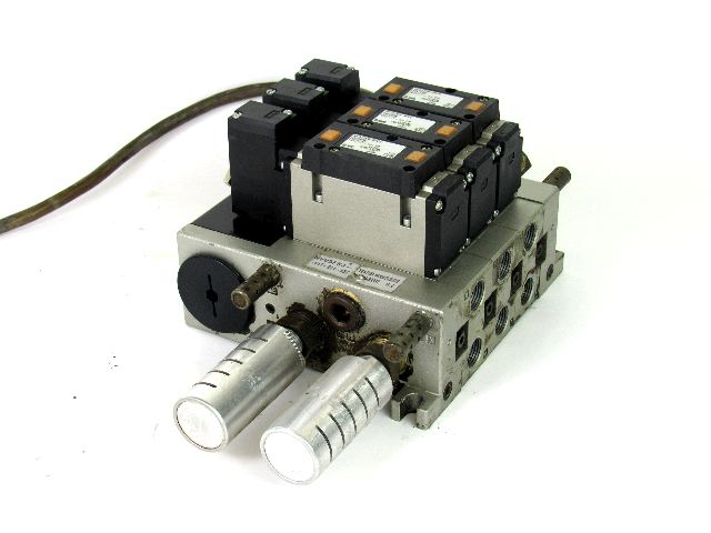 SMC NVV5FS3-01T-031-03T Valve Manifold w/ (3) VFS3100-5FZC Solenoid Valves