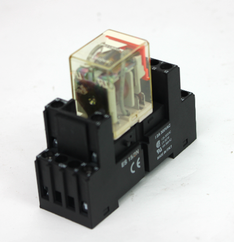 Carlo Gavazzi ES 15/2N Relay Socket w/ RMID0026024AC Relay