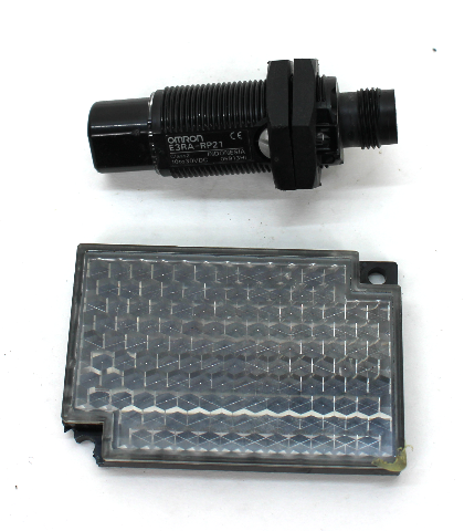 Omron E3RA-RP21 Photoelectric Sensor 10-30 VDC w/ E39-R1S Reflector