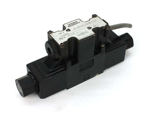 Uchida Rexroth H-4WEH25J60M0/6AW Directional Control Valve