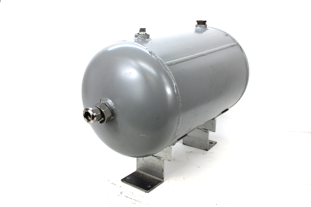 Penway Inc. 10-Gallon Horizontal Air Receiver Tank, 1/2" NPT, 3/4" NPT