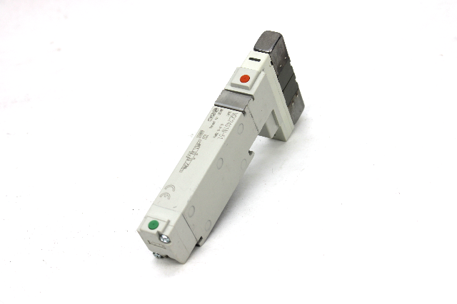SMC VQC2401N-51 3 Position Solenoid Valve, Plug-In NEW