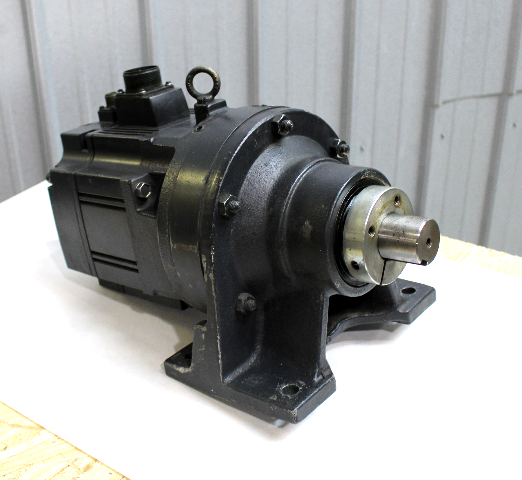Mitsubishi HC-SF202BC1H-S2 Servo Motor w/ Cyclo Drive CNHM-4115-11 Gear Motor