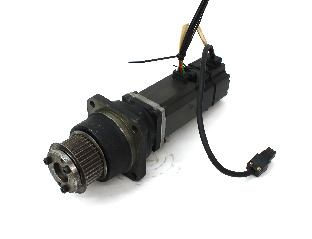 Mitsubishi HC-MFS43BG1 AC Servo Motor 122V, 2.8A w/ Takamura K9005