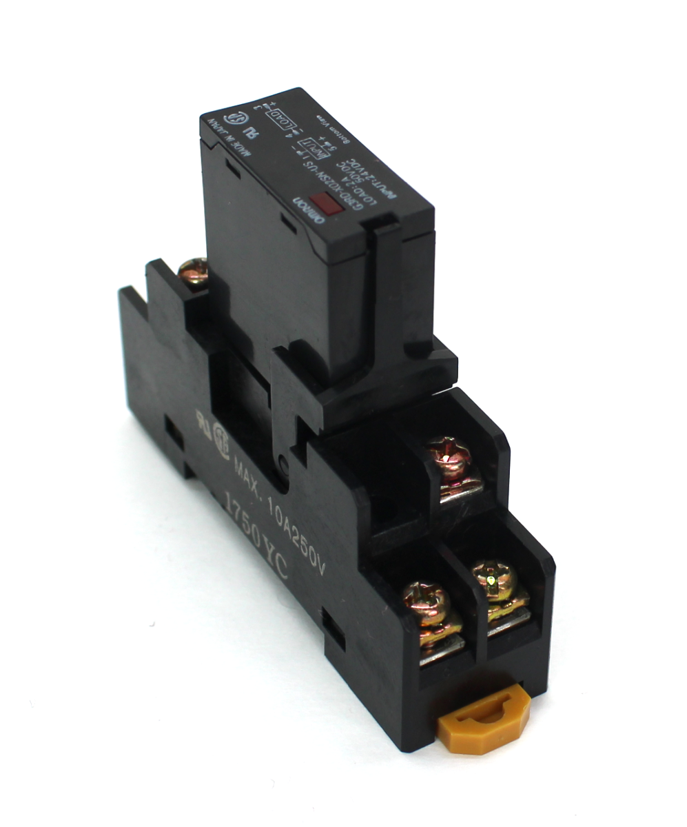 Omron G3RD-X02SN-US Relay w/ Socket Base 250V 10A