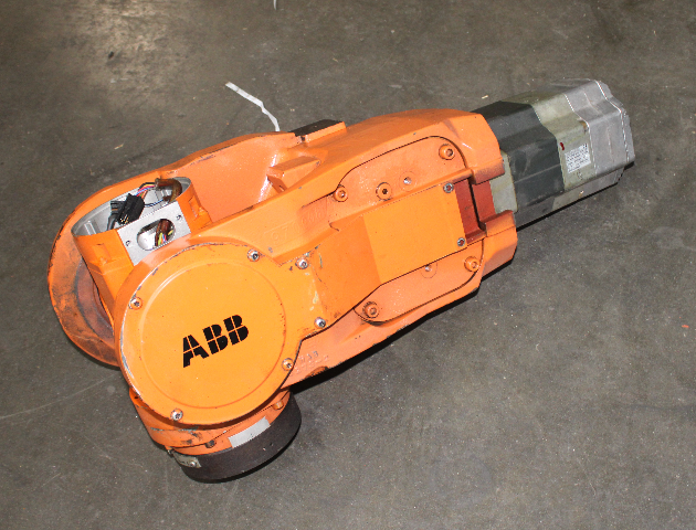 ABB IRB6400 M98 Robot Wrist 150Kg w/ Siemens 1FK6083-6AZ21-9ZZ9-2S03 Motor *MISSING END CAP*