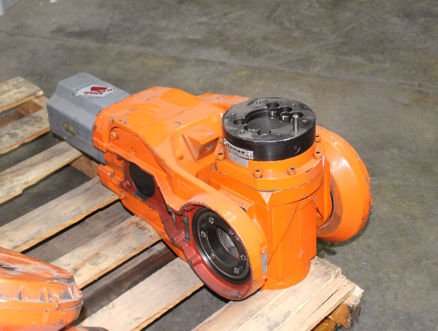 ABB IRB6400 M98 Robot Wrist 150Kg w/ Siemens 1FK6083-6AZ21-9ZZ9-ZS03 Motor *MISSING TOP COVER*