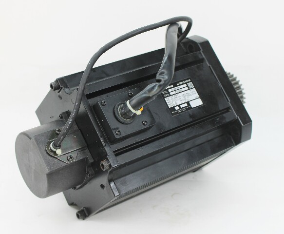 Panasonic MDM352Q5V AC Servo Motor 200V 2000r/min