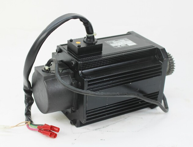 Panasonic MDM202Q4V AC Servo Motor 200V 12.3A 2000 r/min