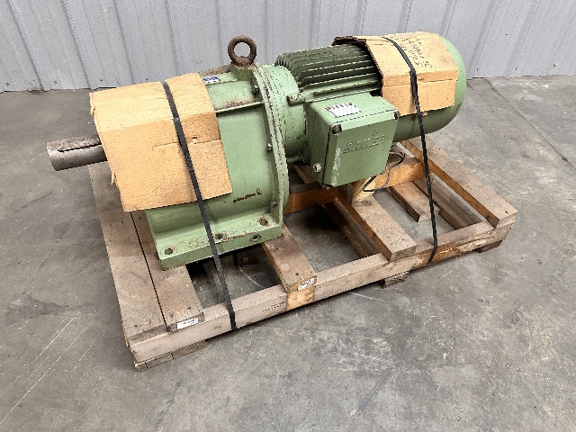Eberhard Bauer D-7300 G73-10/DP5A82-379L-BR-FB-AS/M Gear Motor 7.1Kw 45.5 RPM