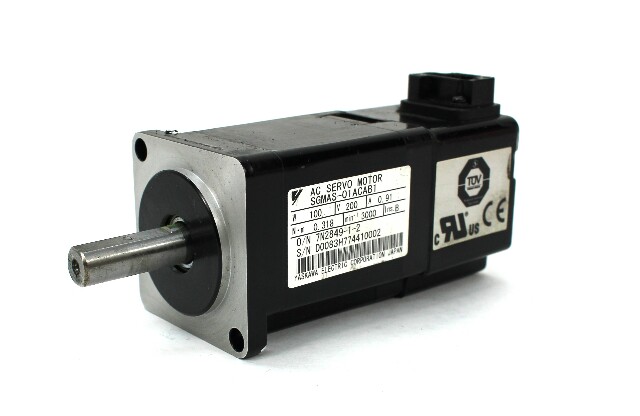 Yaskawa SGMAS-01ACAB1 AC Servo Motor, 200V