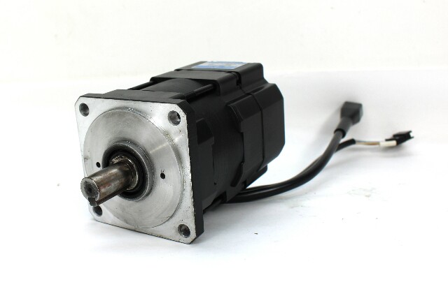 Tamagawa Seiki 4512N4021E200 AC Servo Motor, 200V