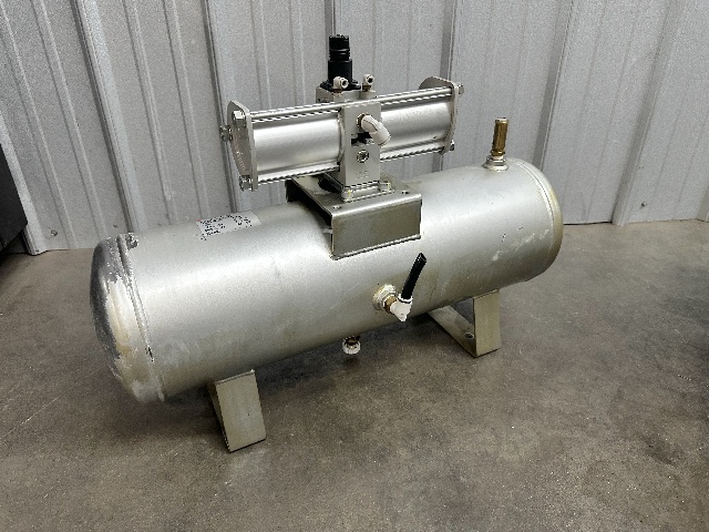 SMC VBA20A-03N Booster Regulator with VBAT20A1-RV Air Tank
