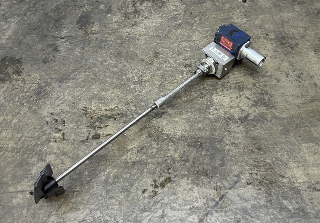 Graco 236663 Pneumatic Agitator Ser.E18A w/ Ironman B813-20-L(SP) Gear Reducer