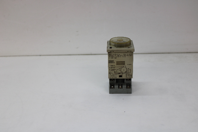 Omron H3CR-A Timer with Base