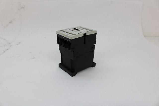 Siemens 3RT1015-1BB41 Contactor Control Relay 24 VDC Coil 16 Amp 600V