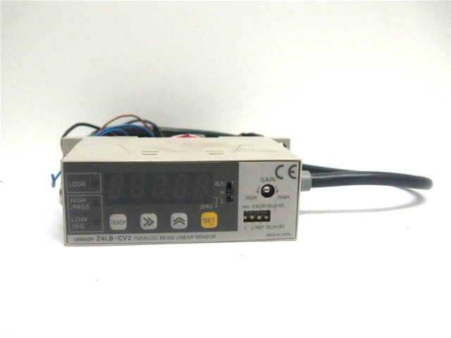 Omron Z4LB-CV2 Parallel Beam Linear Sensor