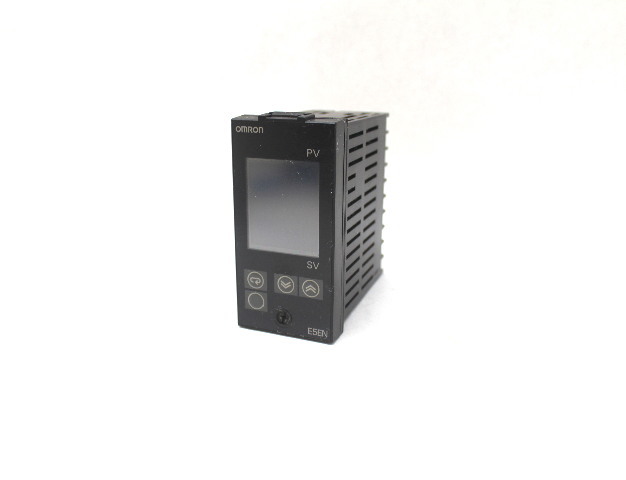 Omron E5EN-Q3HHBT Digital Temperature Controller 100-240 Vac