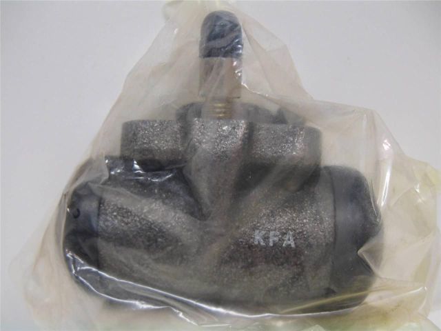Kalmar AC 74917995 LMV Wheel Cylinder New
