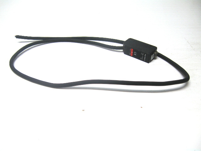 Keyence PZ-M51 Self Contained Thrubeam Photoelectric Sensor NPN, 12-24Vdc