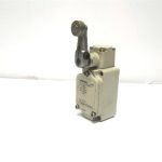 Yamatake 1LS-J550H Limit Switch 125-480 Vac, 10 Amp