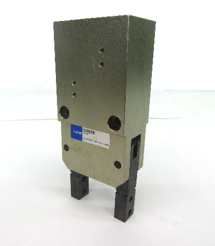 NKE CHR636 Angular Pneumatic Gripper 180 degree opening claw type