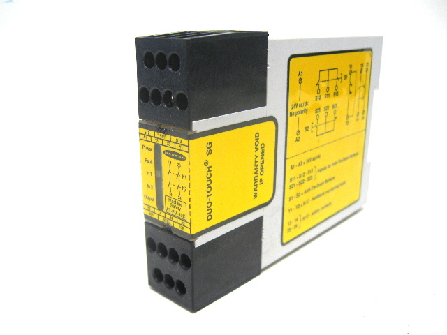 Banner AT-FM-10K Safety Relay 24 Vac/Vdc 35 ms Response Time