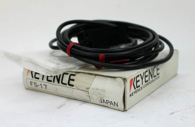 Keyence FS-17 Digital Fiber Optic Sensor, Amplifier NPN, 24V, New