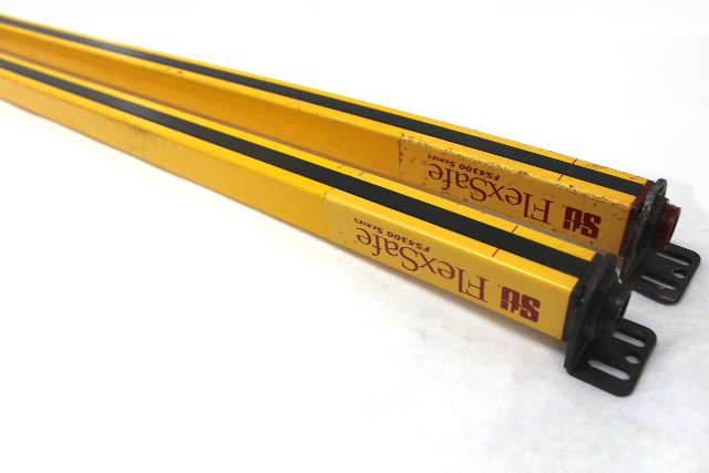 STI FlexSafe B FS4300 Series Light Curtain 44" Transmitter & Receiver FS4344BX-3