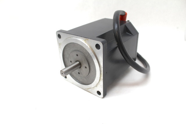Oriental Motor Co. KXM6180-AB Vexta AC Servo Motor 180W, 3000 RPM, Flange Mount