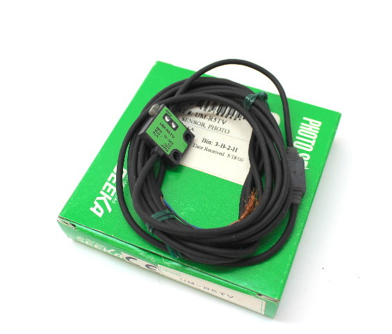 Takenaka Takex UM-R5TV Photoelectric Sensor Diffuse Reflective 2-50mm Range 12-24V