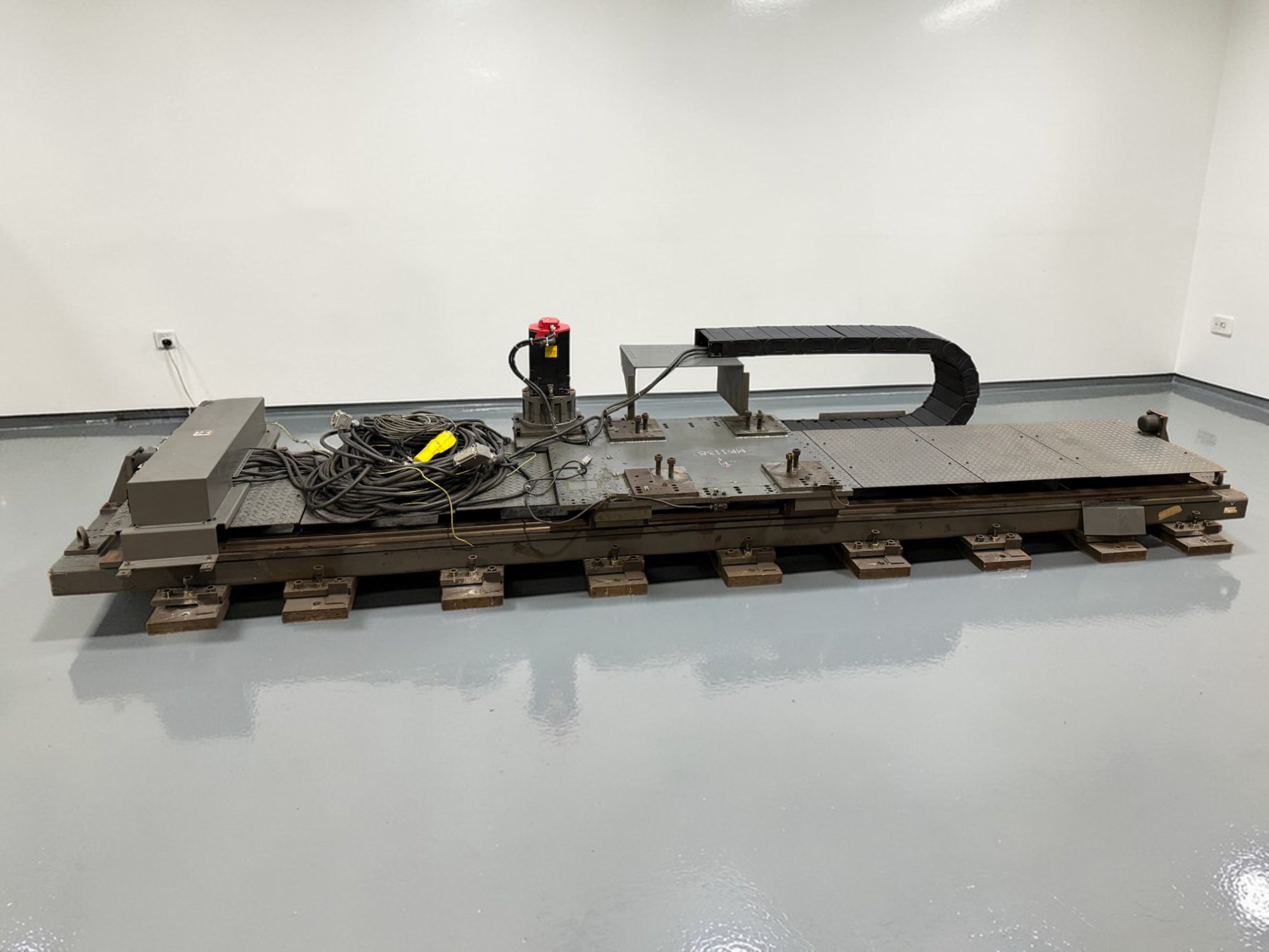 Fanuc RTU Linear Rail Unit 14' Long 8' Travel A06B-2047-B605 Servo Motor 4Kw