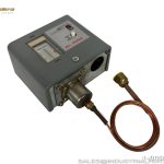 Johnson Controls P70DA-1 Pressure Switch 50-450 PSI Manual Reset SPST AC